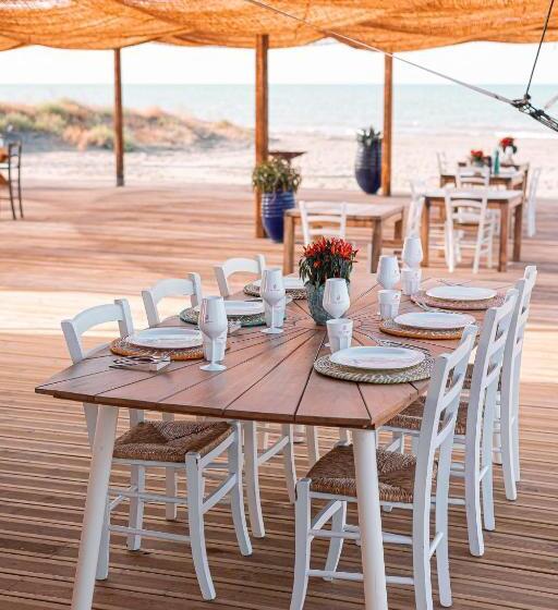 Отель Valerio Resort Beach Club