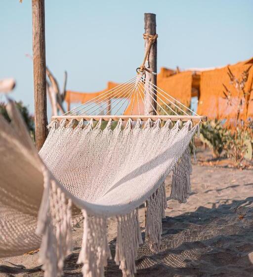 Отель Valerio Resort Beach Club