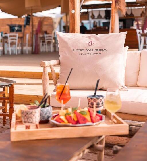 Отель Valerio Resort Beach Club