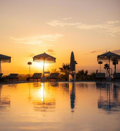 Отель Valerio Resort Beach Club