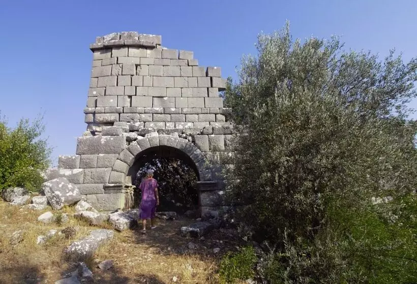 Antalya Bodrum Kayası Dağ Oteli