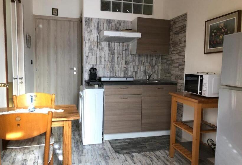 Bed and Breakfast Sensory Garden