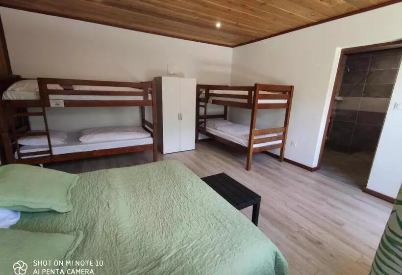 تختخواب و صبحانه Villa Grondin