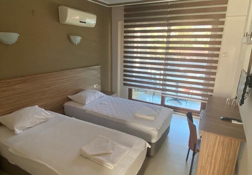 בית מלון כפרי Astoria Life