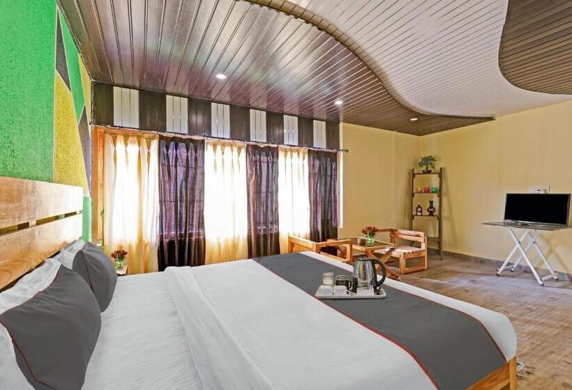 Hotelli Collection O 88138 Furbish Waterfall Resort