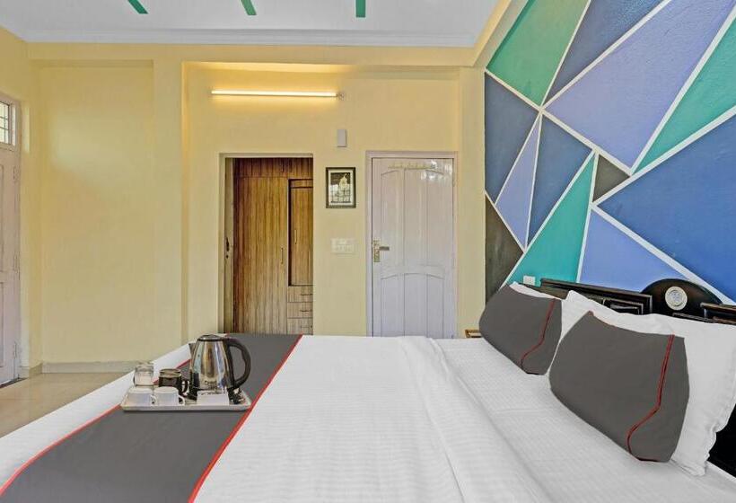 Hotelli Collection O 88138 Furbish Waterfall Resort