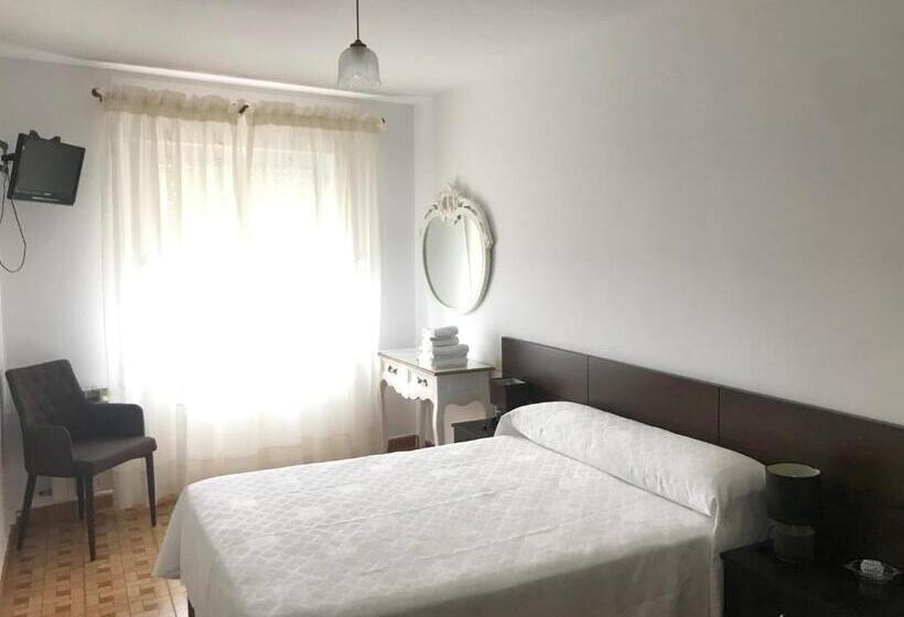 بنسيون Hostal Casa Enrique