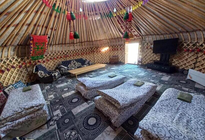 استراحتگاه Karakol Yurt Village