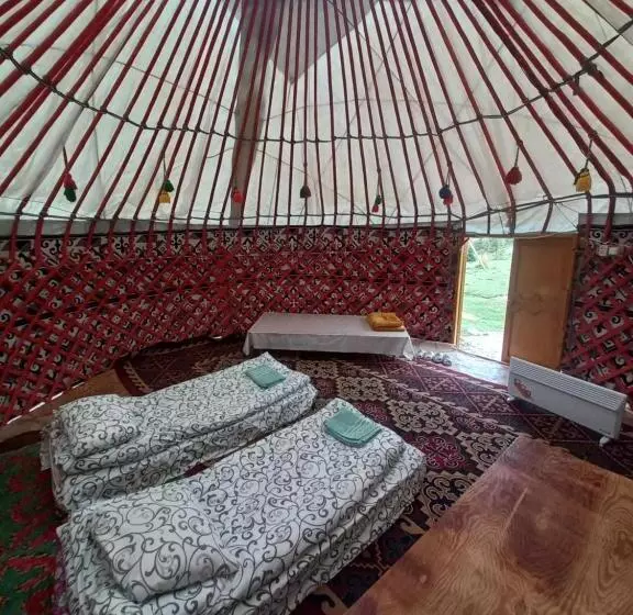 استراحتگاه Karakol Yurt Village