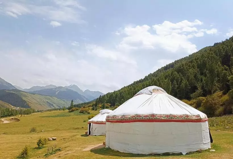 استراحتگاه Karakol Yurt Village