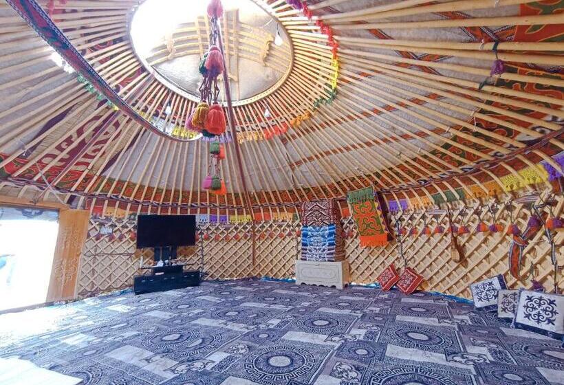 استراحتگاه Karakol Yurt Village