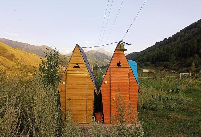 استراحتگاه Karakol Yurt Village
