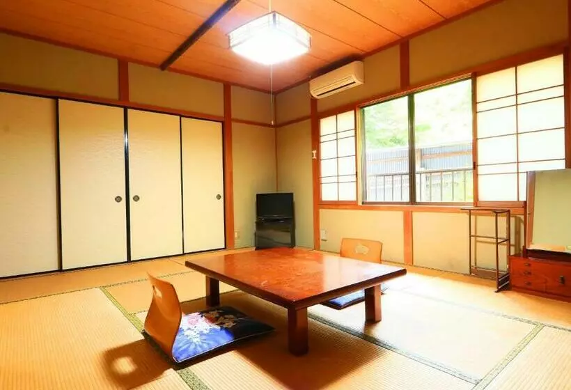 旅館 設楽山荘