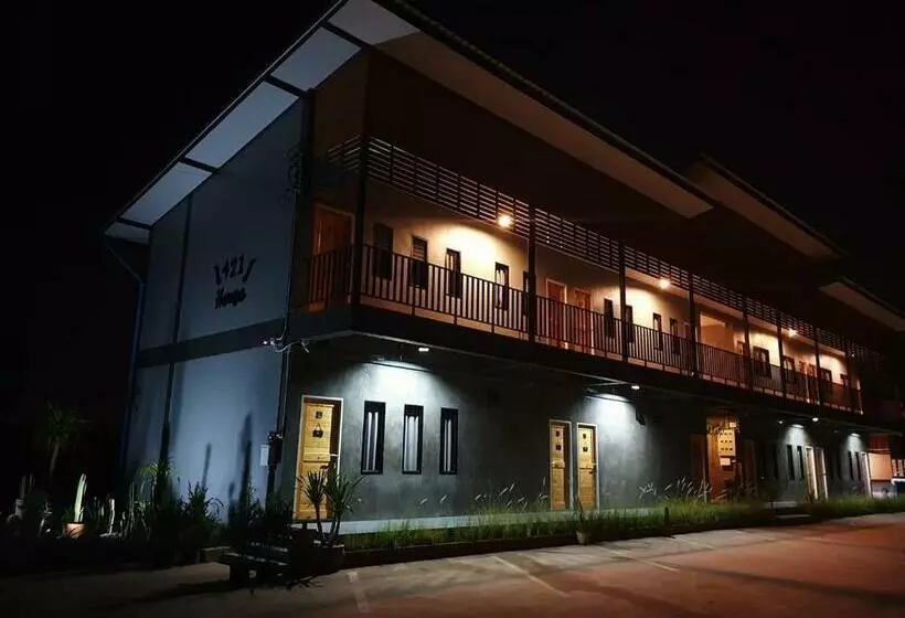 ユースホステル 421 House