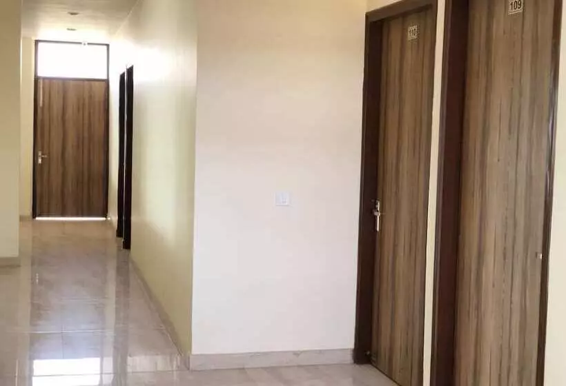 Hotelli Red Sapphire