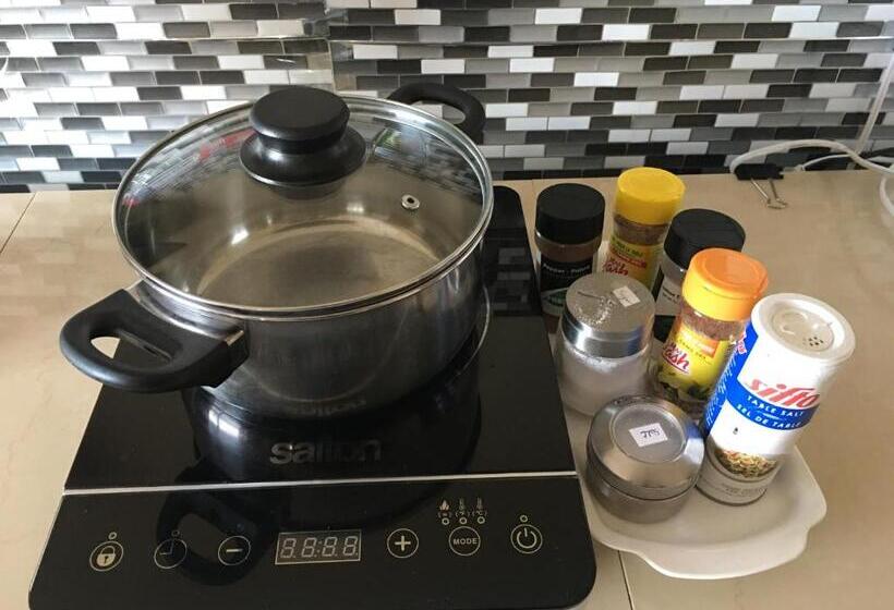 بنسيون 民宿ann S House In Calgary