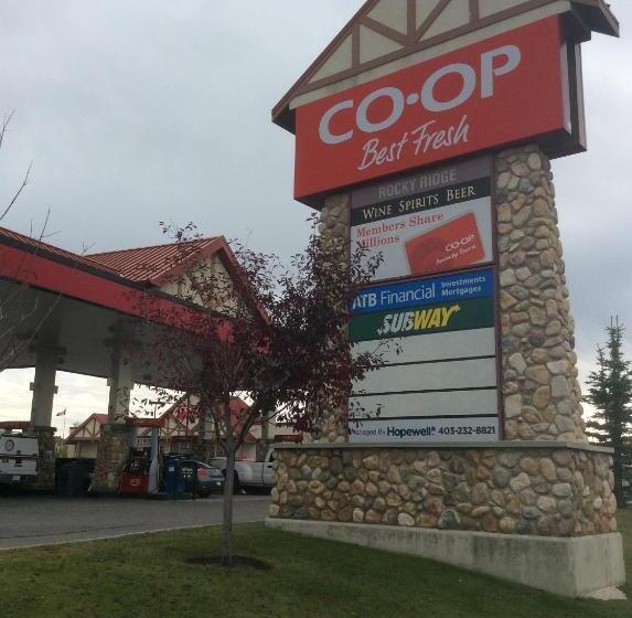 بنسيون 民宿ann S House In Calgary