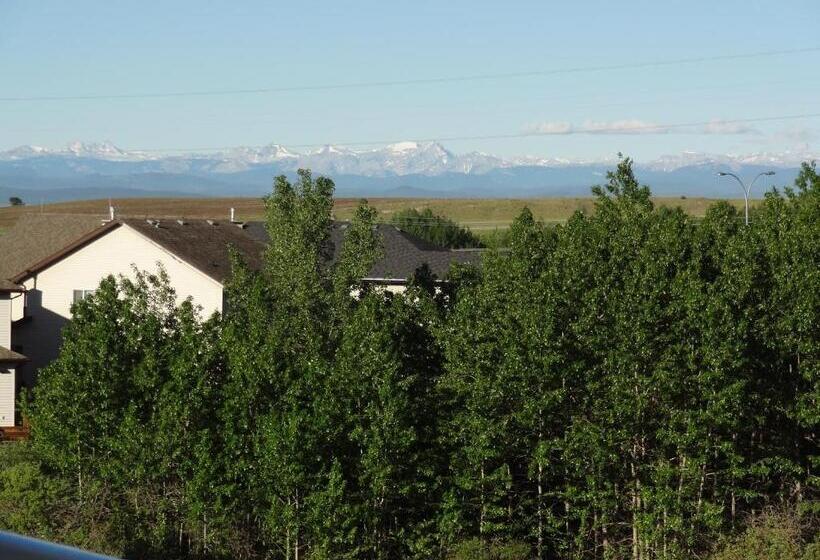 بنسيون 民宿ann S House In Calgary