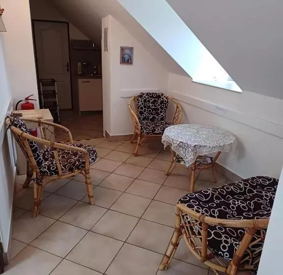 ペンション Penzion Na Hradečku
