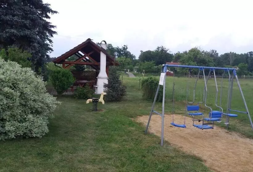 ペンション Penzion Na Hradečku