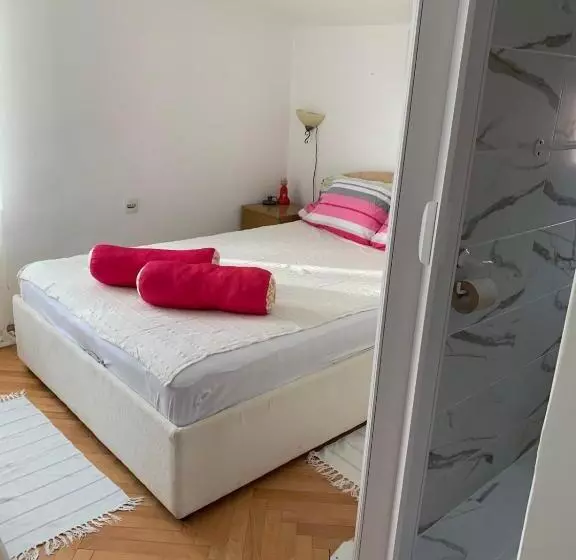 پانسیون Guest House Villa Kosa