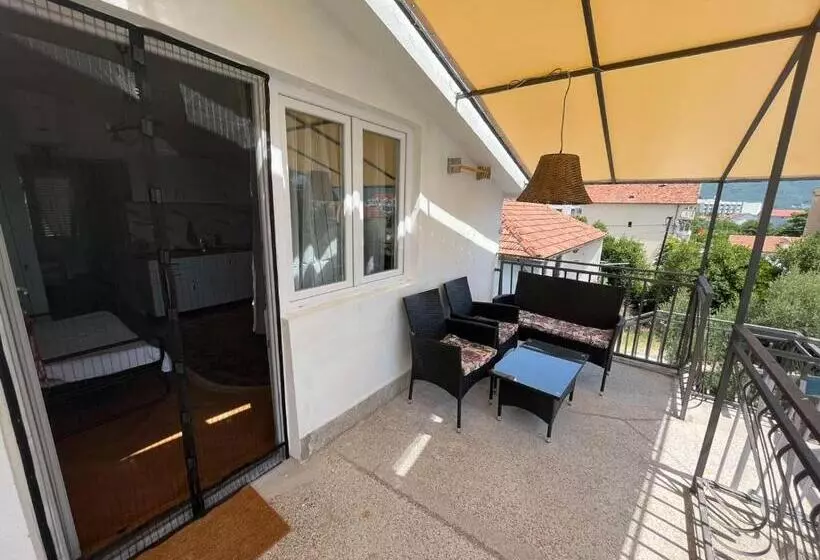 پانسیون Guest House Villa Kosa