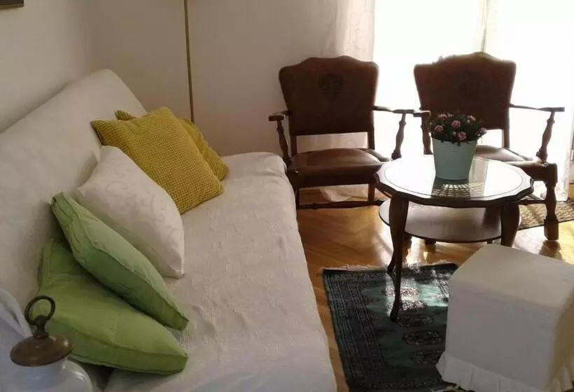 پانسیون Guest House Villa Kosa