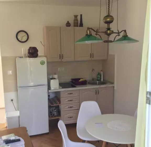 پانسیون Guest House Villa Kosa