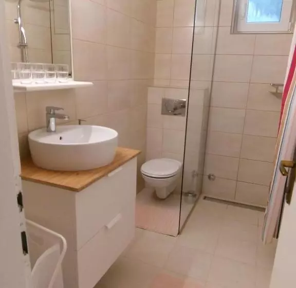 پانسیون Guest House Villa Kosa