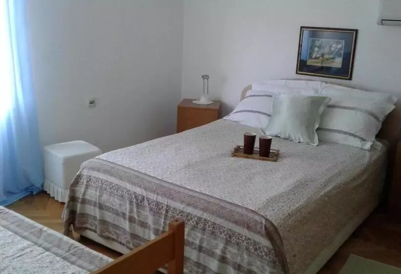 پانسیون Guest House Villa Kosa