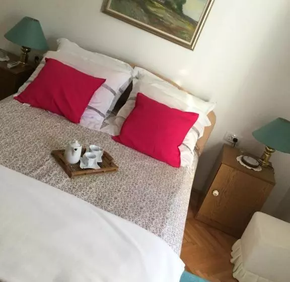 پانسیون Guest House Villa Kosa