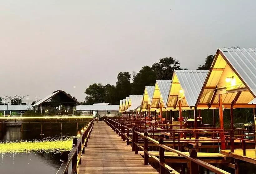 هتل Sareth Resort