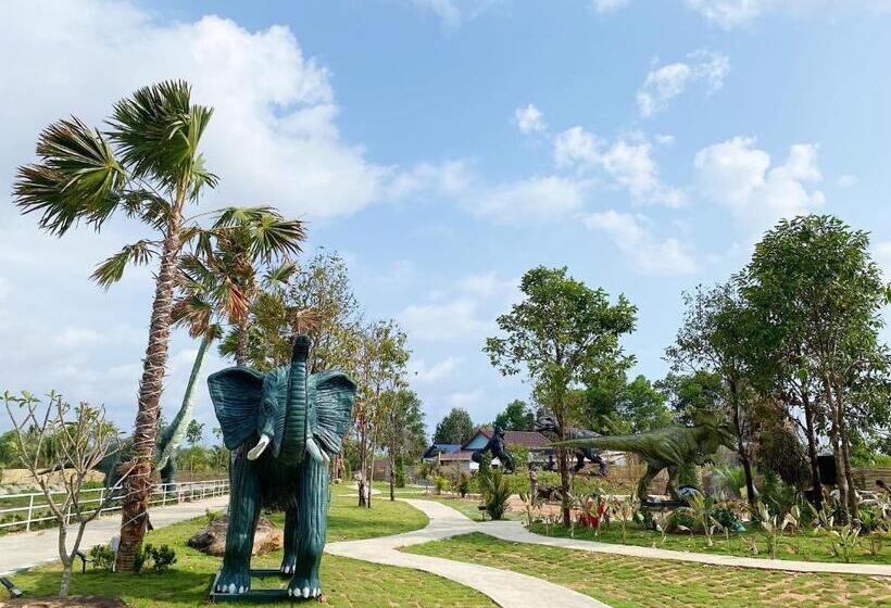 هتل Sareth Resort