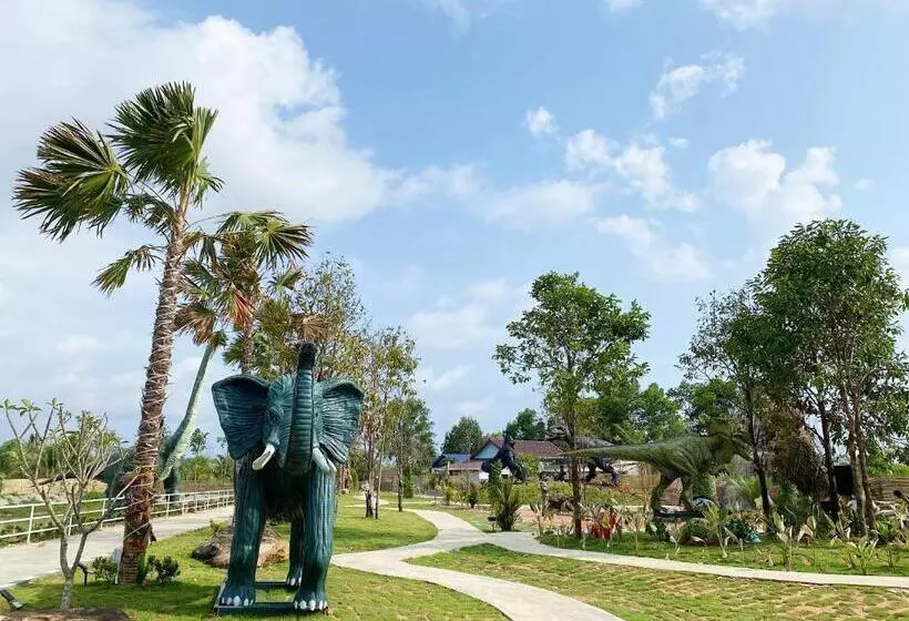 هتل Sareth Resort