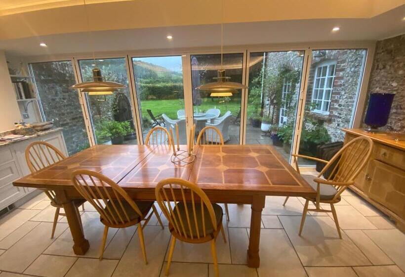 Bed and Breakfast Charlton End   Goodwood Events