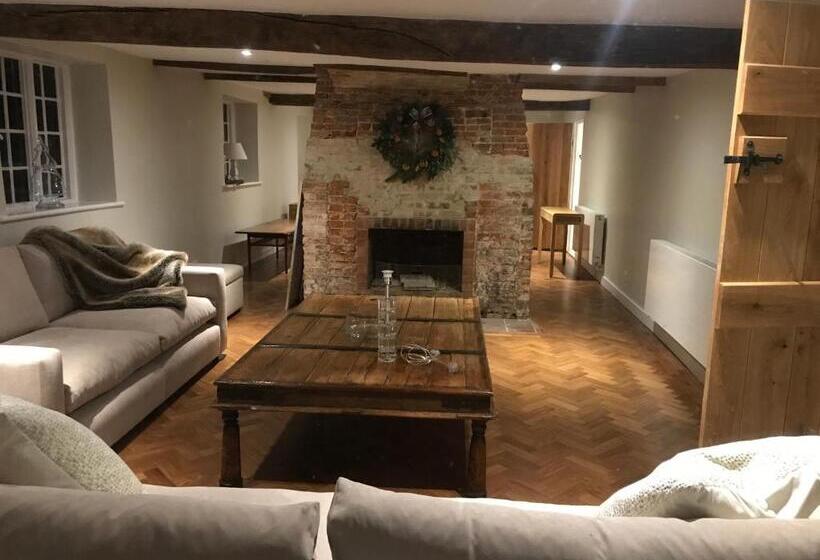 Bed and Breakfast Charlton End   Goodwood Events