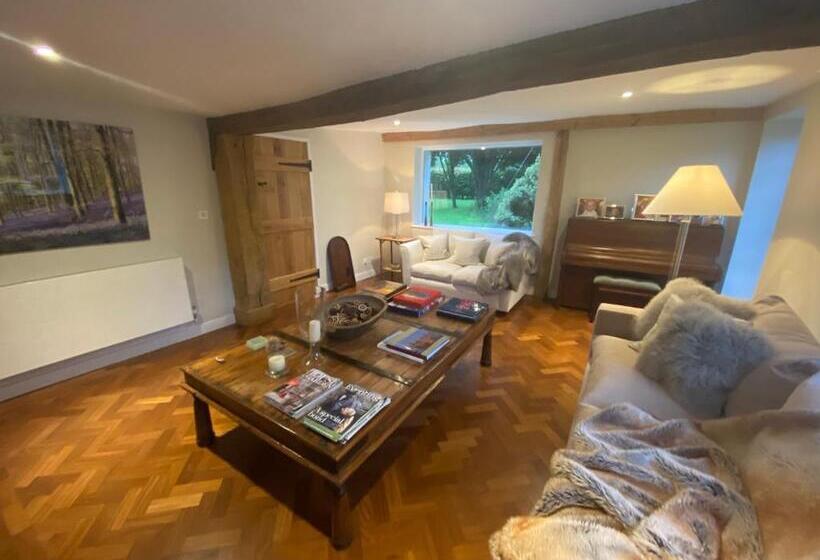 Bed and Breakfast Charlton End   Goodwood Events