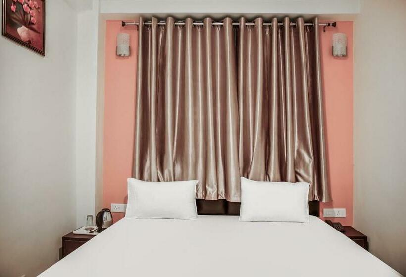 ホテル Collection O 83436 Shree Kunj White Lotus