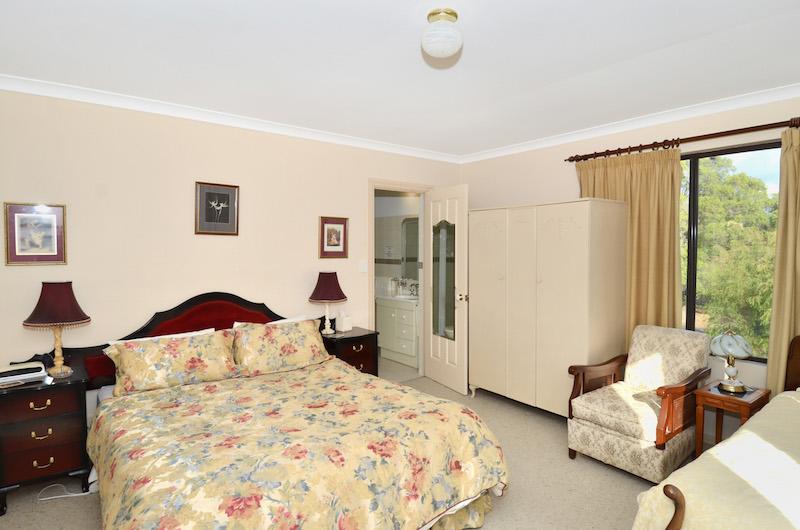 Albany S Big Grove Bed & Breakfast