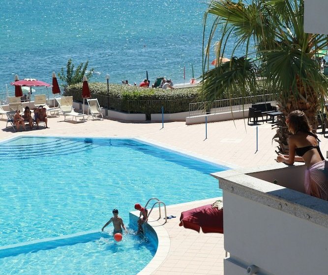 簡易ホテル Club Esse Costa Dello Ionio