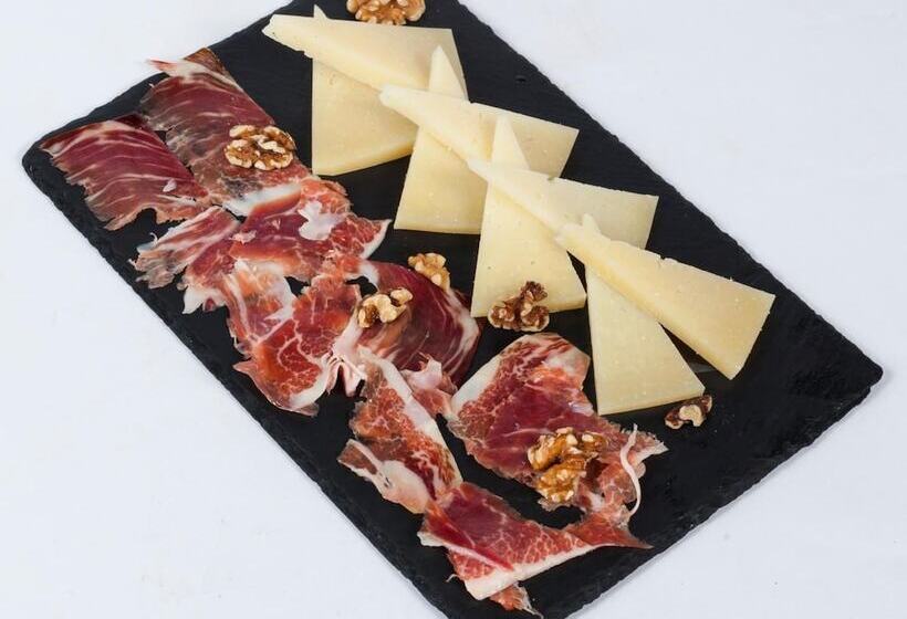 Отель Alfonso Viii