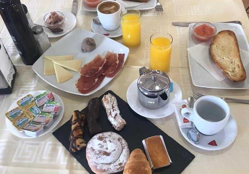 Отель Alfonso Viii