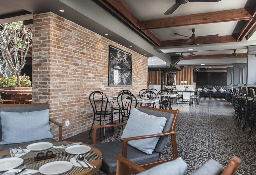 Aquarius Hotel And Urban Resort