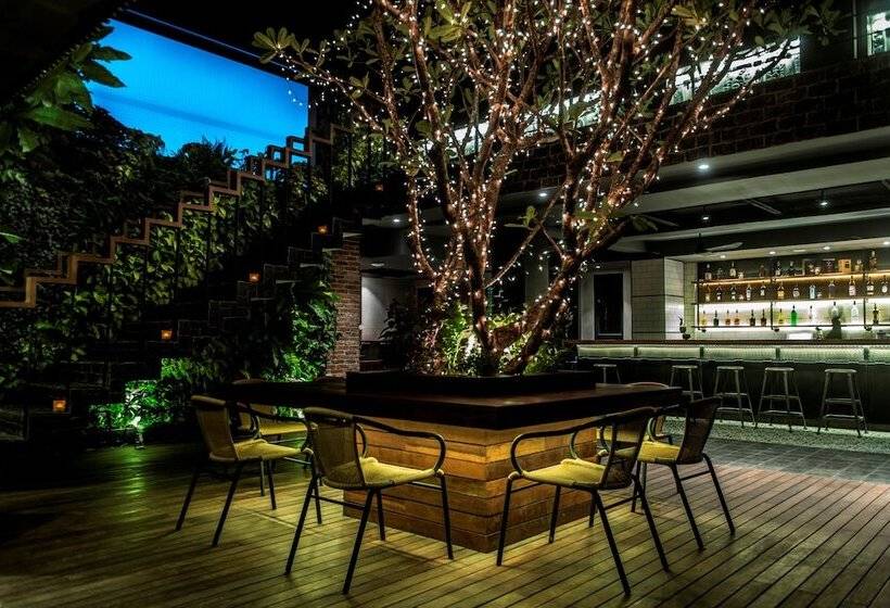 Aquarius Hotel And Urban Resort