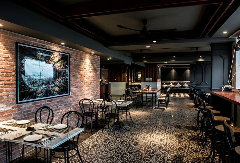 Aquarius Hotel And Urban Resort