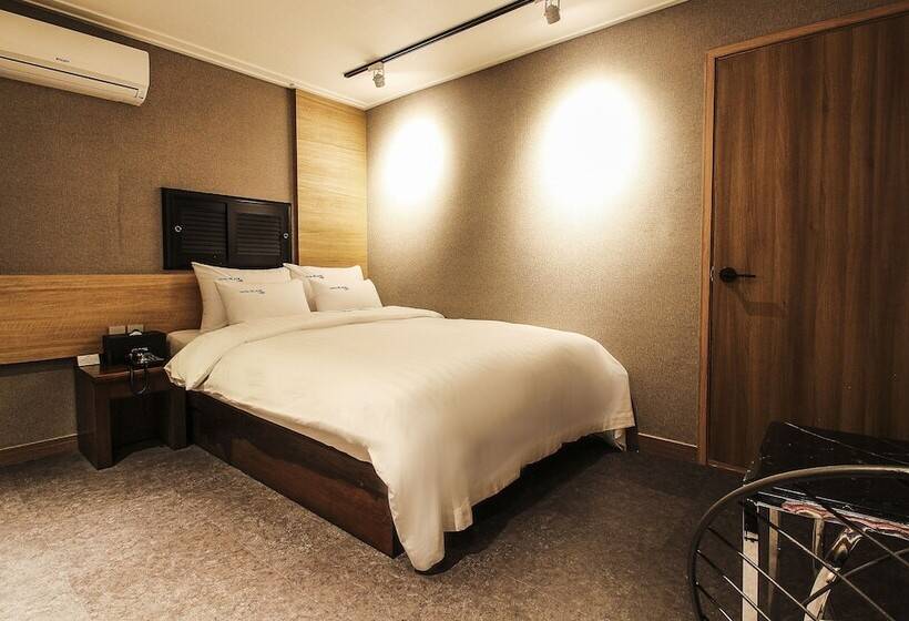 בית מלון כפרי Gangnam Blanc