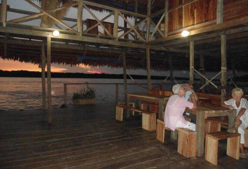 هتل Cabaña Flotante Kurupira