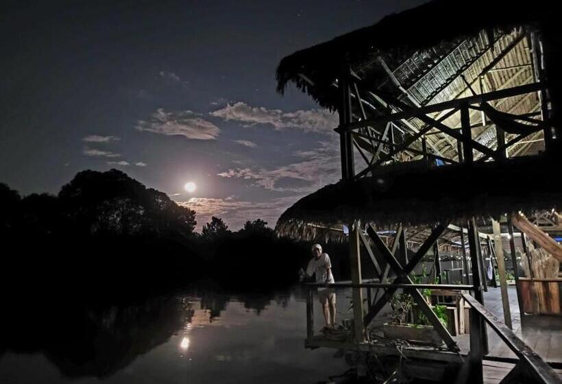هتل Cabaña Flotante Kurupira