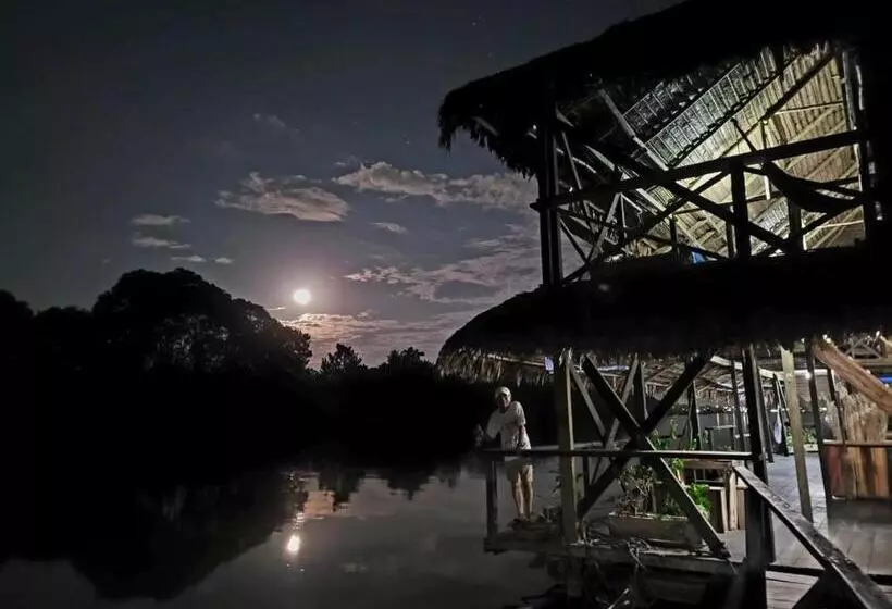 ホテル Cabaña Flotante Kurupira