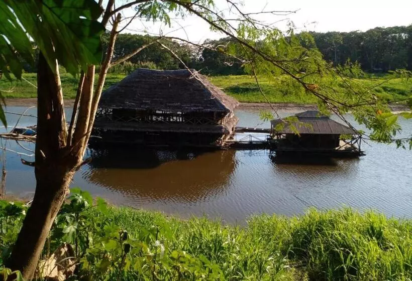 ホテル Cabaña Flotante Kurupira
